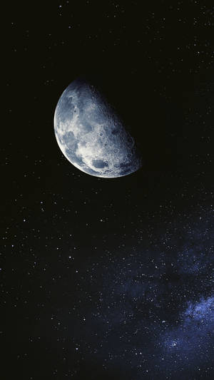 彎月與星空和藍色星雲