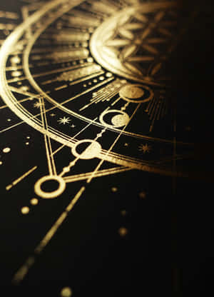 深色背景上的金色宇宙符號和幾何圖案。