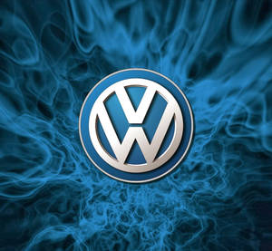 被旋轉藍色煙霧包圍的 Volkswagen 標誌