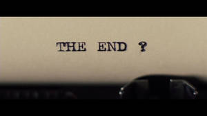 打字機紙上寫著「THE END ?」並帶有問號。