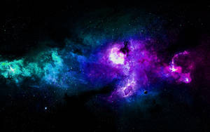色彩繽紛的宇宙星雲，帶有星星和一顆小行星在深空中。
