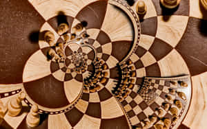 螺旋棋盤，木製棋子逐漸消失於無限。 — 遊戲 壁紙