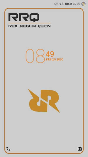 手機鎖定畫面，在灰色背景上以橙色顯示 RRQ 標誌、時間和日期。 — 綠色iPhone 壁紙