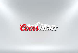 Coors Light 啤酒標誌，灰色漸變背景上帶有山脈設計。