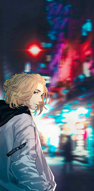 動漫角色穿著灰色外套，夜晚站在霓虹燈照亮的東京街道上。 — Mikey 東京復仇者 GIF 壁紙