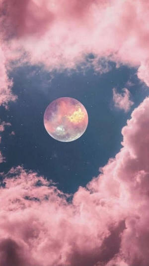 粉紅月亮在繁星點點的夜空中透過雲層發光 — 唯美雲朵動態 壁紙