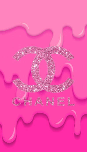 在明亮的粉紅色背景上，帶有閃閃發光滴落效果的粉紅色 Chanel 標誌。 — 淺粉紅色美學動圖 壁紙