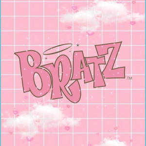 粉紅色網格壁紙，帶有雲朵、心形和帶光環的 Bratz 字樣。
