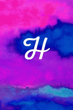彩色水彩背景上的白色草書字母H。