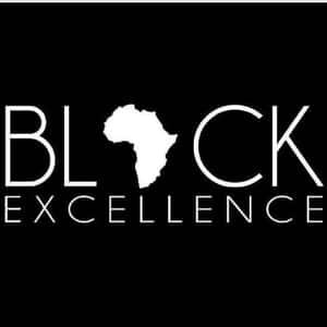 黑色背景上白色文字顯示「BLACK EXCELLENCE」，並以非洲形狀取代字母A。