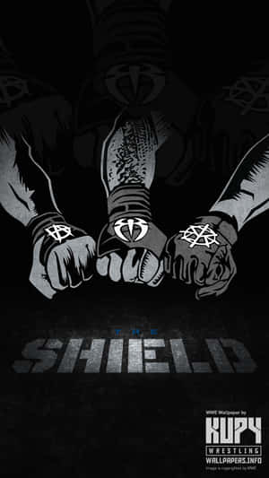 三位摔角手拳頭緊扣，展示手套上的The Shield標誌。