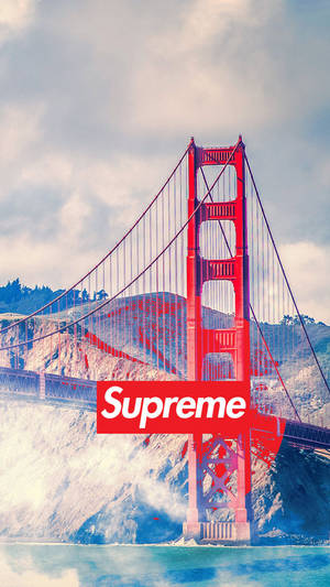 帶有紅色Supreme標誌疊加的金門大橋