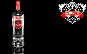 Smirnoff伏特加酒樽連標誌喺黑色背景上