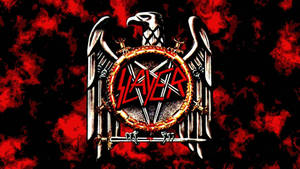 Slayer 樂隊標誌，帶有鷹頭骨、劍和紅色火焰。