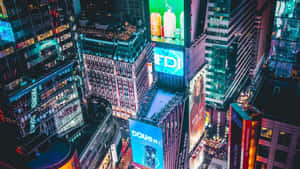 夜晚的時代廣場，閃爍的廣告牌和高樓大廈。 — 夜景城市 壁紙