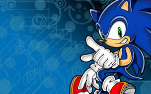 Sonic the Hedgehog 自信地微笑著向前指。
