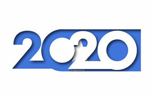 藍色2020文字圖形，在白色背景上帶有白色鏤空效果。