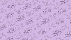 薰衣草牆紙，帶有重複的兔子輪廓和Bratz文字。