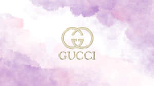 紫色水彩背景上的金色Gucci標誌