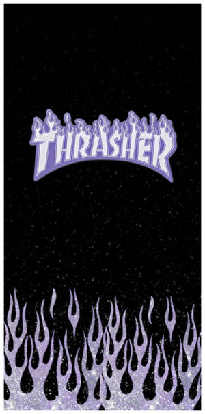 紫色火焰設計，帶有 Thrasher 標誌，背景為星空黑色。