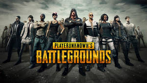 一群身穿戰鬥裝備的 PUBG 玩家站在暴風雨的城市環境中。