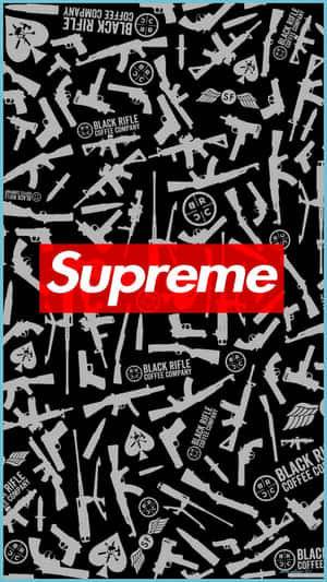 重複槍枝形狀和 Black Rifle Coffee 標誌的桌布，中央有 Supreme 標誌。
