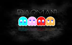 四個色彩繽紛的 Pac-Man 鬼魂在深色背景上漂浮在遊戲標題下方。