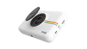 白色Polaroid Snap即影即有相機，帶有彩虹條紋和打開的鏡頭蓋。
