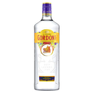 一個Gordon's London Dry Gin酒樽，有紫色蓋同色彩繽紛嘅標籤。
