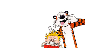 Calvin 和 Hobbes 卡通角色帶著俏皮的笑容。 — 卡爾文與霍布斯 壁紙
