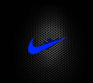 藍色Nike剔勾標誌在黑色六角網格背景上