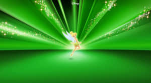 Tinker Bell 在充滿活力的迪士尼插圖中散發出帶有閃爍軌跡的魔法綠光。