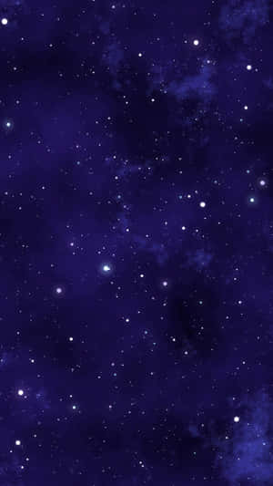 充滿星星和星雲的深紫色夜空。