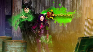 來自 Descendants 的 Mal 和 Evie，在粗獷的場景中施展綠色魔法。 — 後代 壁紙