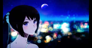 動漫女孩在繁星點點的夜空下看著發光的城市燈光，伴隨著一彎新月。 — 可愛動漫頭像gif 壁紙