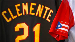 黑色棒球衣，Clemente 21，波多黎各國旗袖子