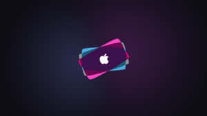 深色漸變背景上彩色重疊卡片中的Apple標誌