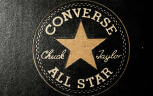 黑色布料上的 Converse Chuck Taylor All Star 標誌布章。