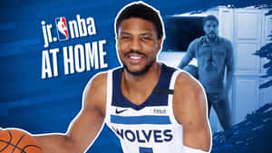 NBA球員身穿狼隊球衣，手持帶有「jr nba AT HOME」字樣的籃球。