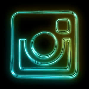 螢光綠色Instagram標誌在黑暗背景上發光。