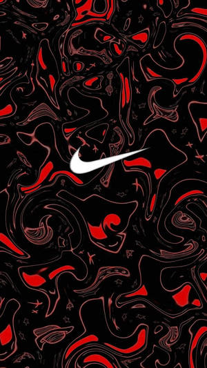 帶有白色Nike標誌的抽象紅黑漩渦圖案。