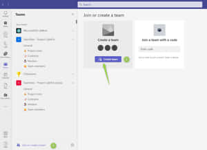Microsoft Teams 應用程式畫面，以綠色箭頭突出顯示建立團隊按鈕。