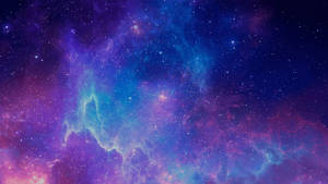 色彩繽紛的宇宙星雲，在深空中帶有發光的雲層和散落的星星。