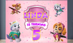 Paw Patrol 小狗用五彩紙屑和粉紅色盾牌標誌慶祝 Linda 的五歲生日。