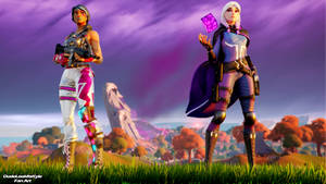 兩個穿著色彩繽紛服裝的Fortnite角色站在充滿活力的秋日風景中。 — Fortnite 造型 壁紙