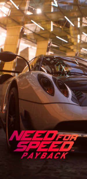 白色跑車在霓虹燈照亮的車庫中，帶有 Need for Speed Payback 標誌。