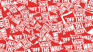 紅色背景上重複出現白色Vans Off The Wall標誌，形成重疊圖案。