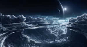 戲劇性的雲層在發光的月亮和遙遠行星下旋轉。