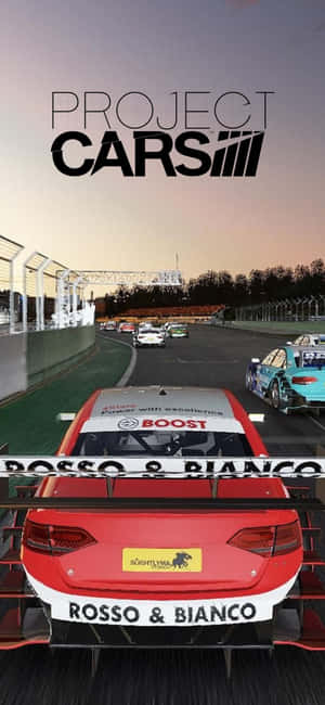 在 Project Cars III 電子遊戲中，紅色賽車在日落時分帶領車隊在賽道上行駛。 — Pixel 8 壁紙