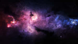 一個色彩繽紛的星雲，有星星和一顆小行星在深空中。